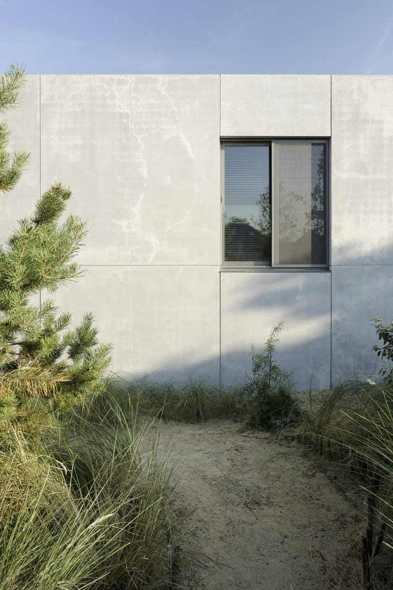 A Concrete House in the Dunes by i.s.m.architecten, Oostduinkerke, Belgium