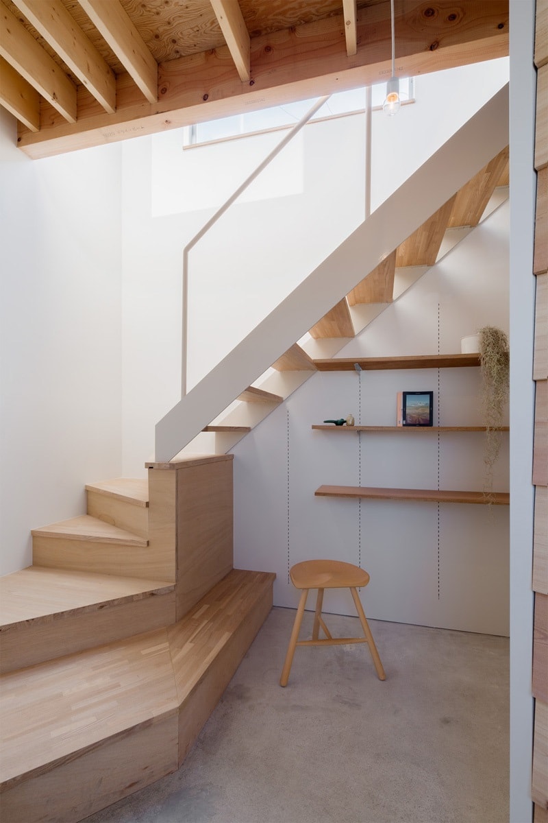 House in Shintou is a minimalist wooden house located in Shintou, Japan, designed by SNARK+OUVI