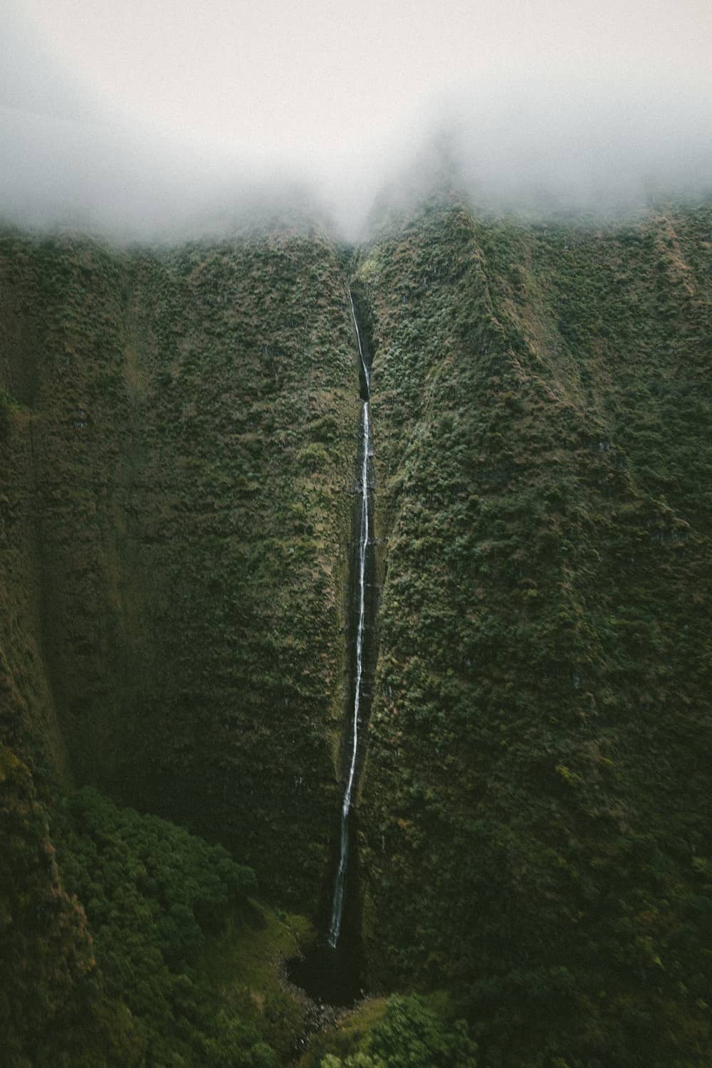 Kauai Waterfall, Hawaii - Photographer Jakob Owens