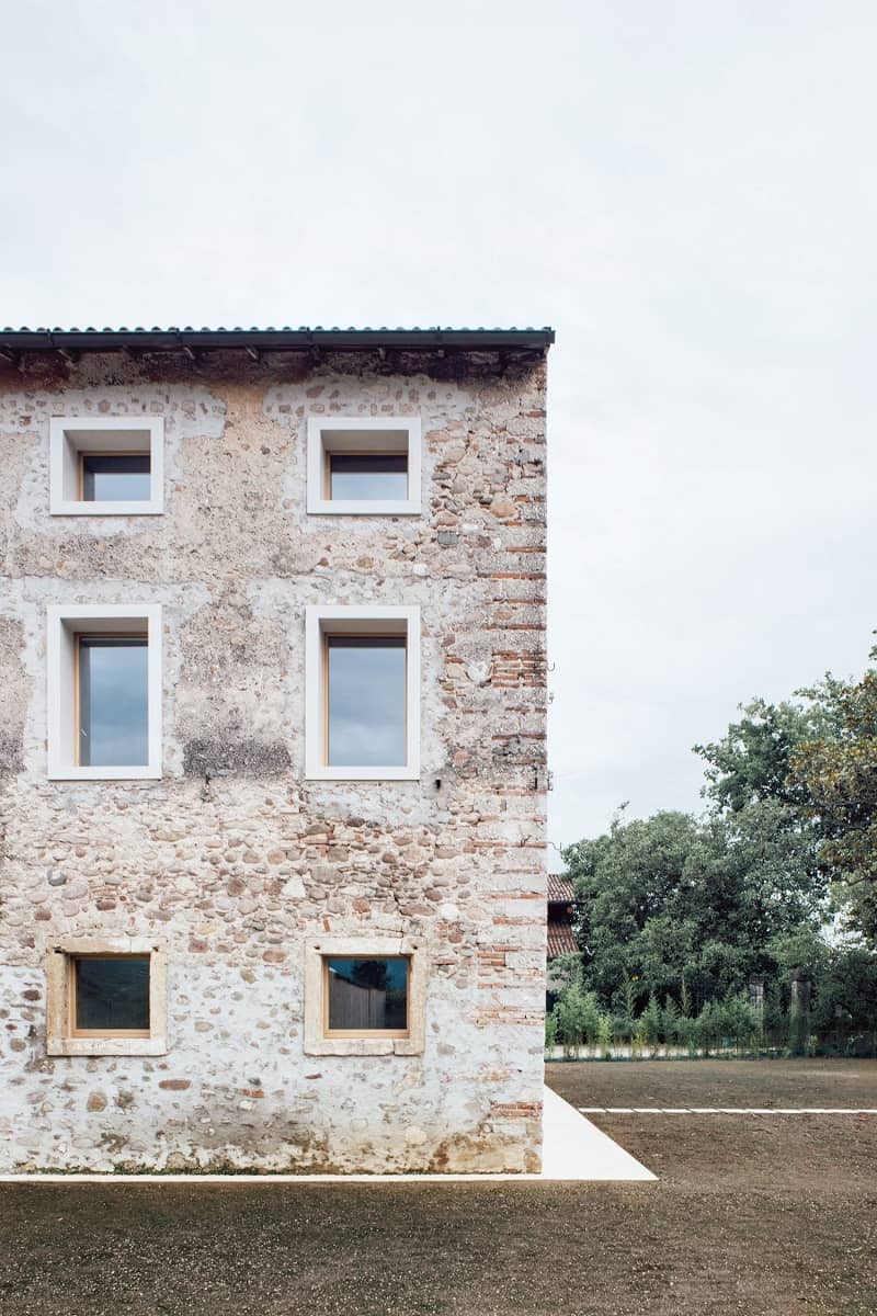 Architects: Marcello Bondavalli, Nicola Brenna, Carlo Alberto from studioWOK. Location: Verona, Italy. Photographer: Simone Bossi 