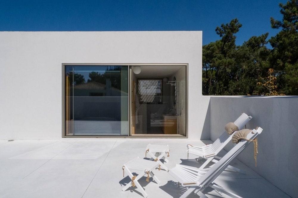 House in Grandola designed by Miguel Marcelino