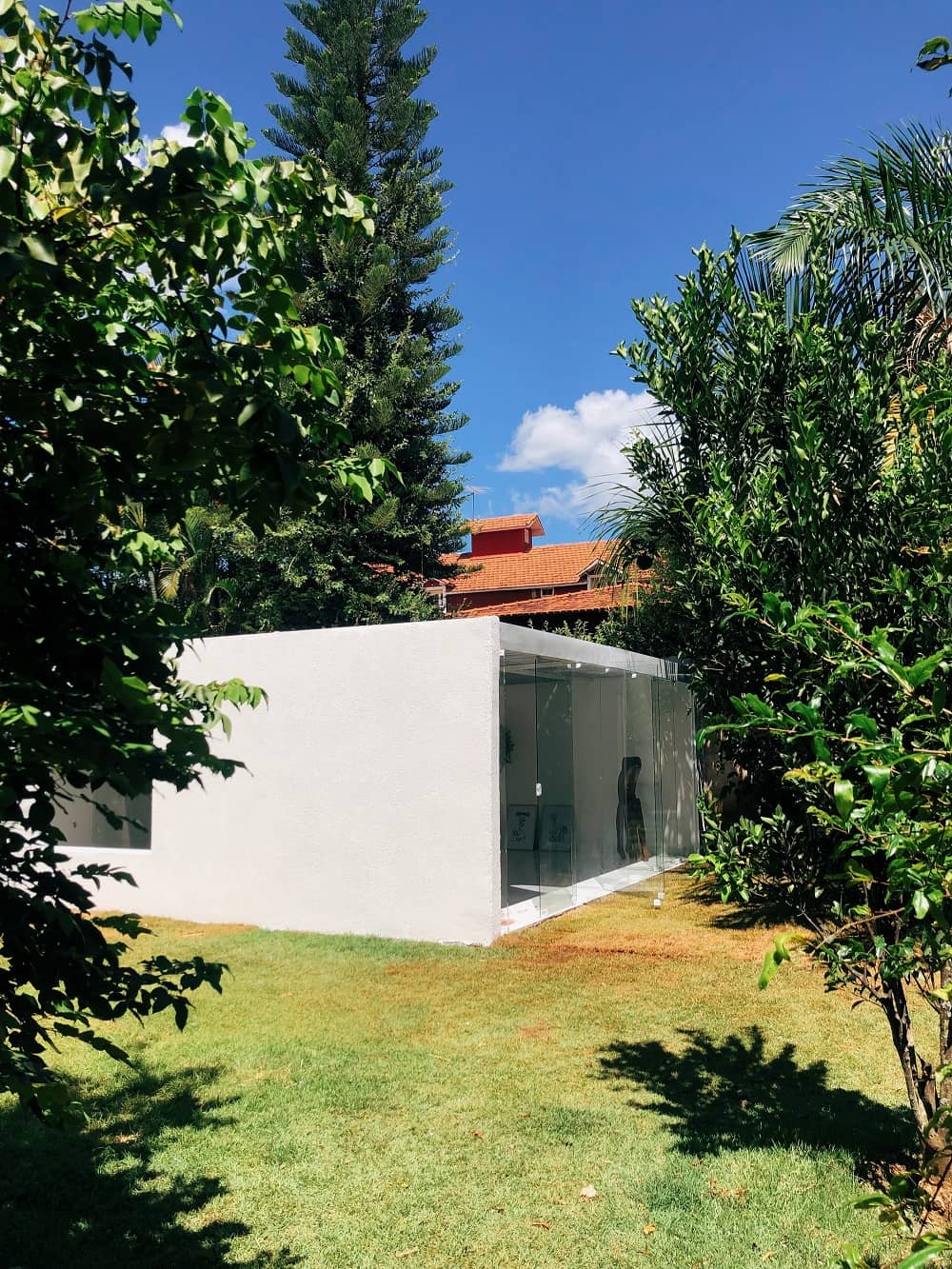 Minimalist House in Brasília by Daher Jardim Arquitetura