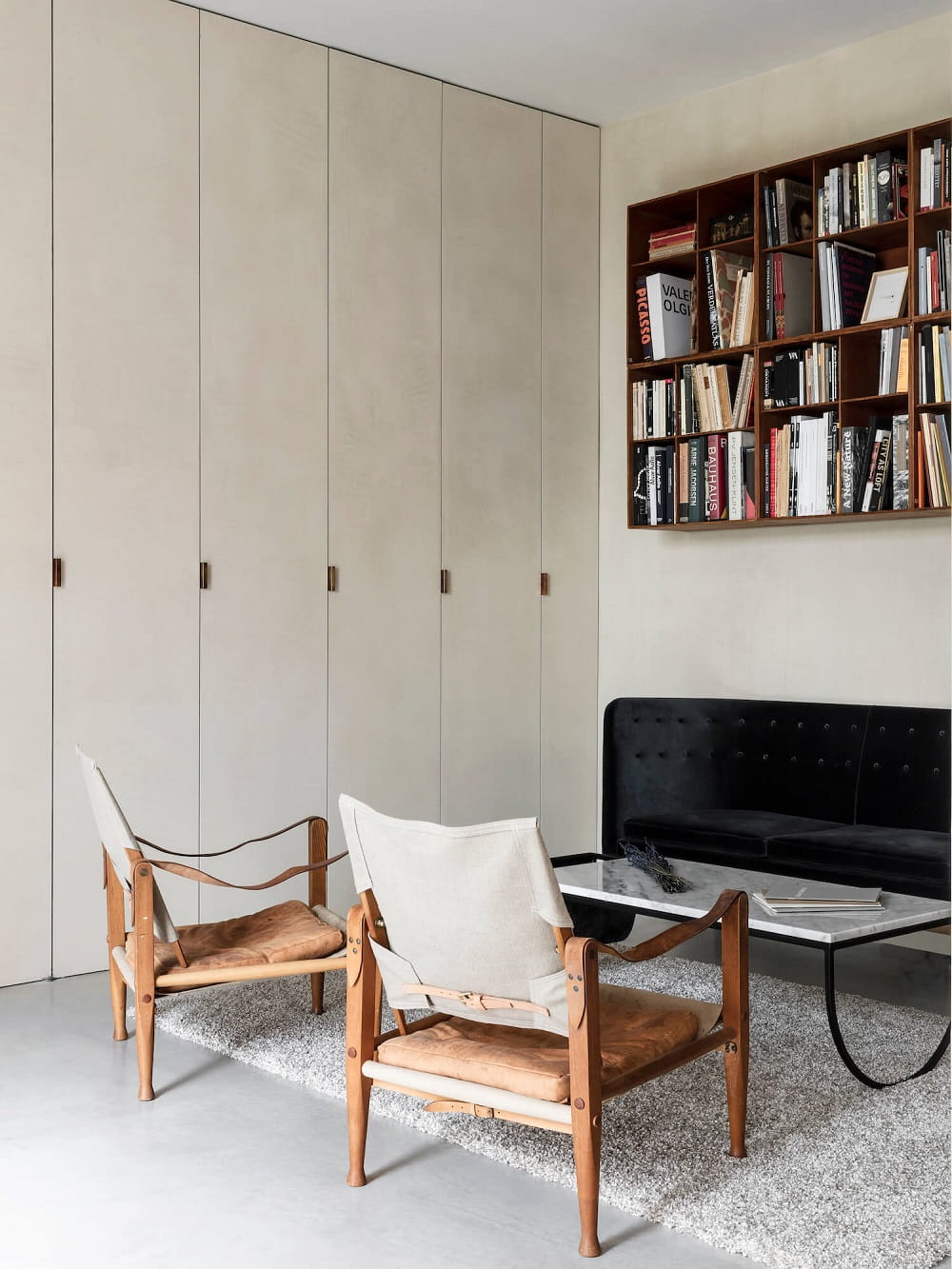 Safari Chairs by Kaare Klint for Carl Hansen & Son; Piero Coffee Table by Joa Herrenknecht from Bolia; Mayor Sofa by Arne Jacobsen & Flemming Lassen for &Tradition