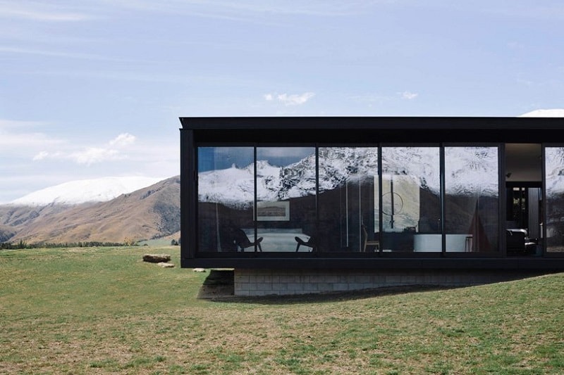 Alpine Terrace House in Queenstown by Fearon Hay Architects