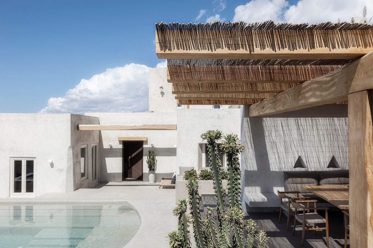Earthy Neutrals: Villa in Mykonos renovated by Block722 Architects