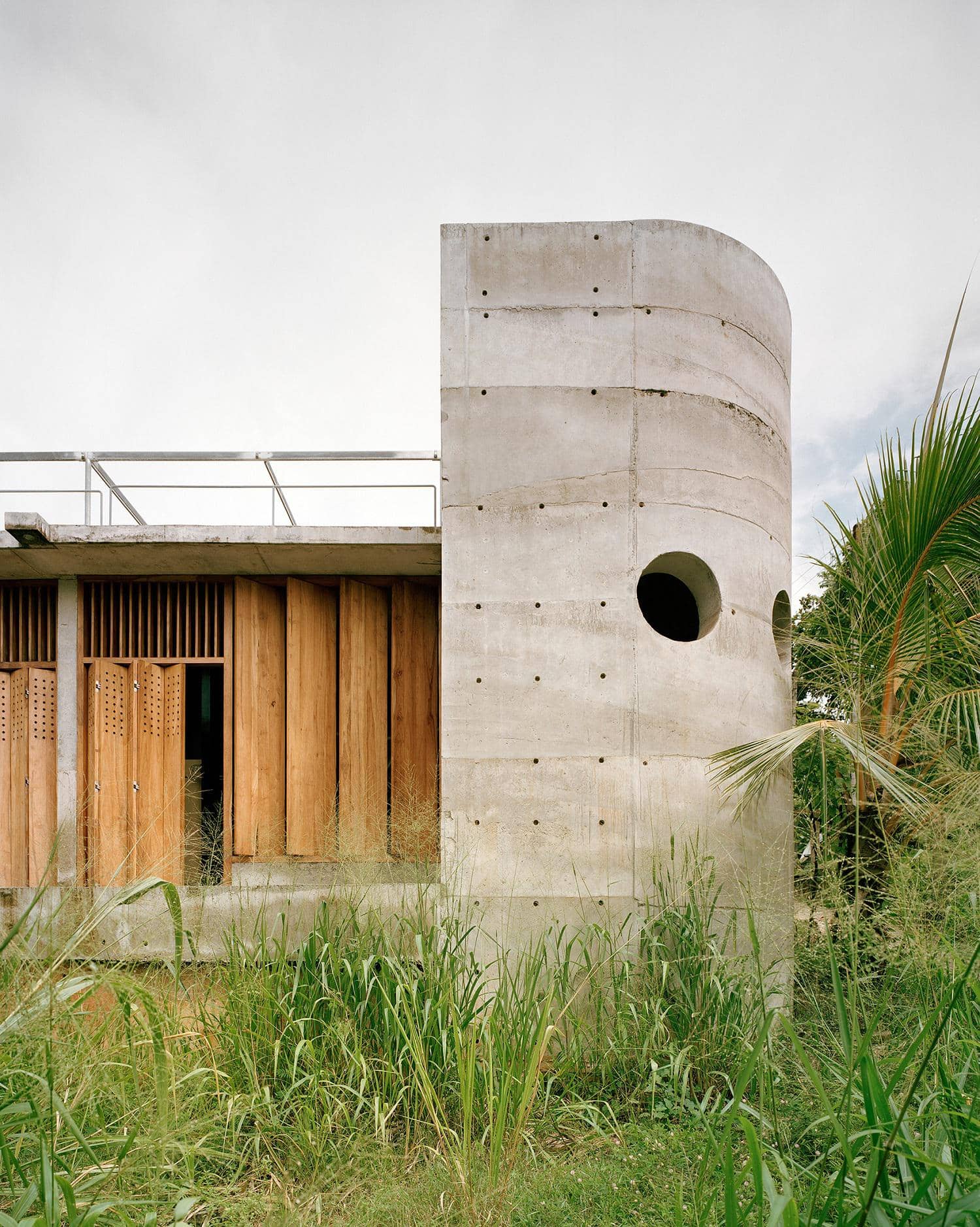 A Guesthouse in Sri Lanka designed by Atelier Abraha Achermann