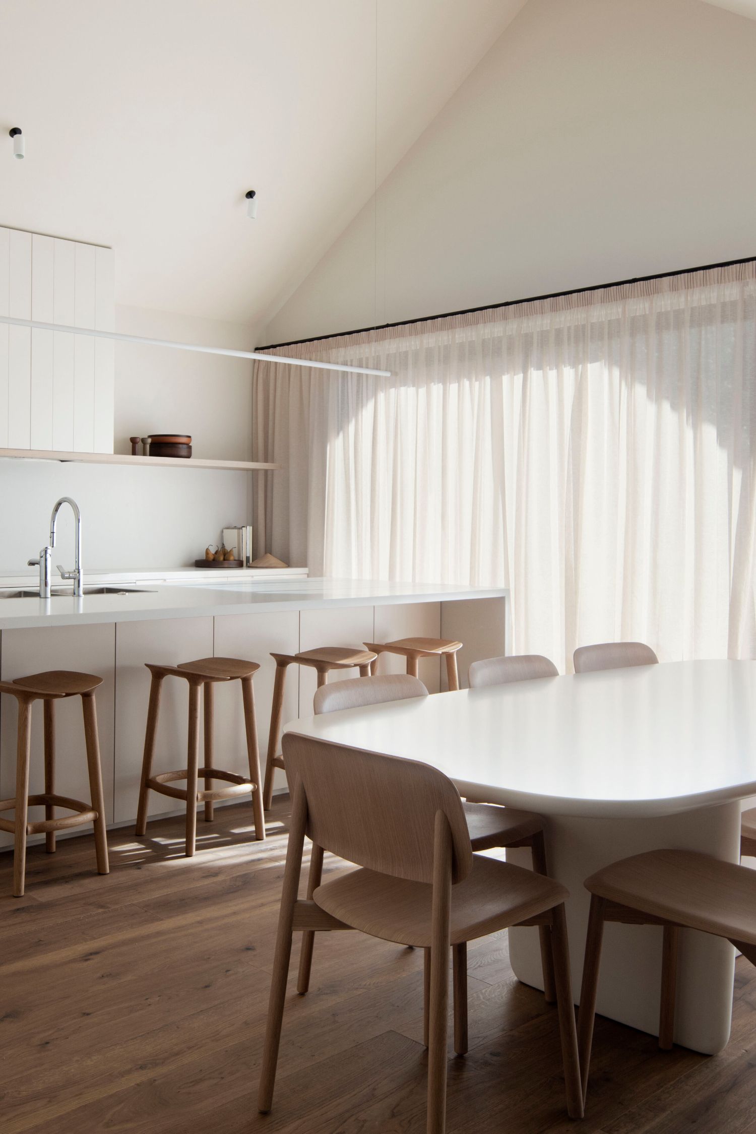 Retreat Residence in Melbourne designed by CJH Studio