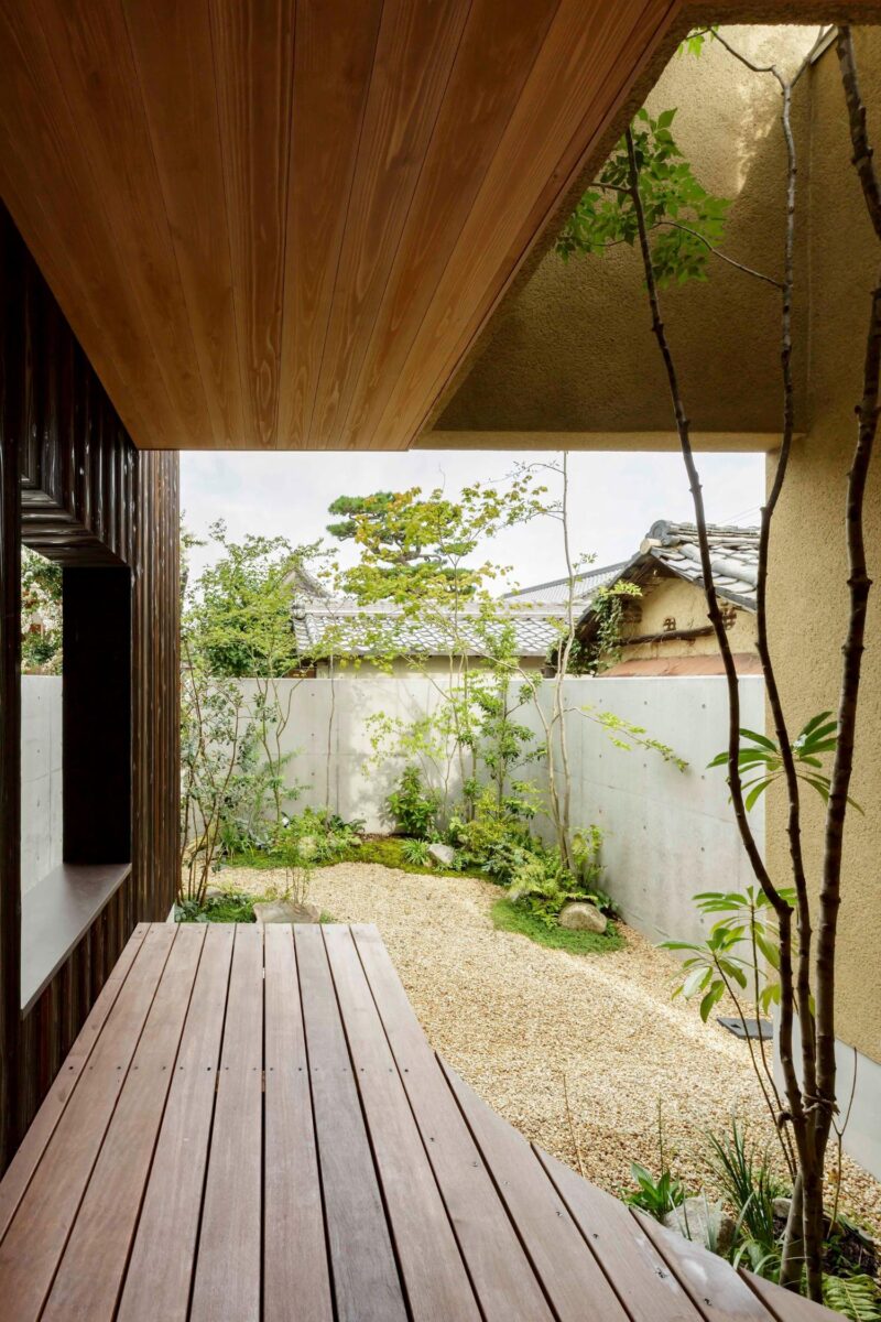 Japanese House with Integrated Planted Trees by Hearth Architects