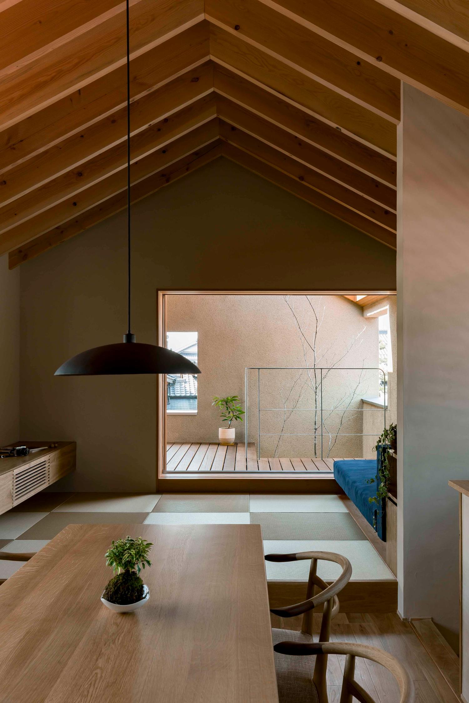 Japanese House with Integrated Planted Trees by Hearth Architects