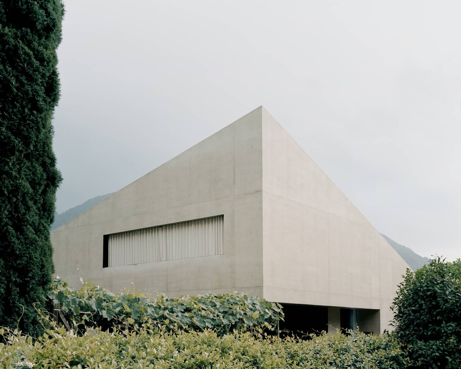 A Monumental Form: Pyramid House in Switzerland by DF_DC Architects