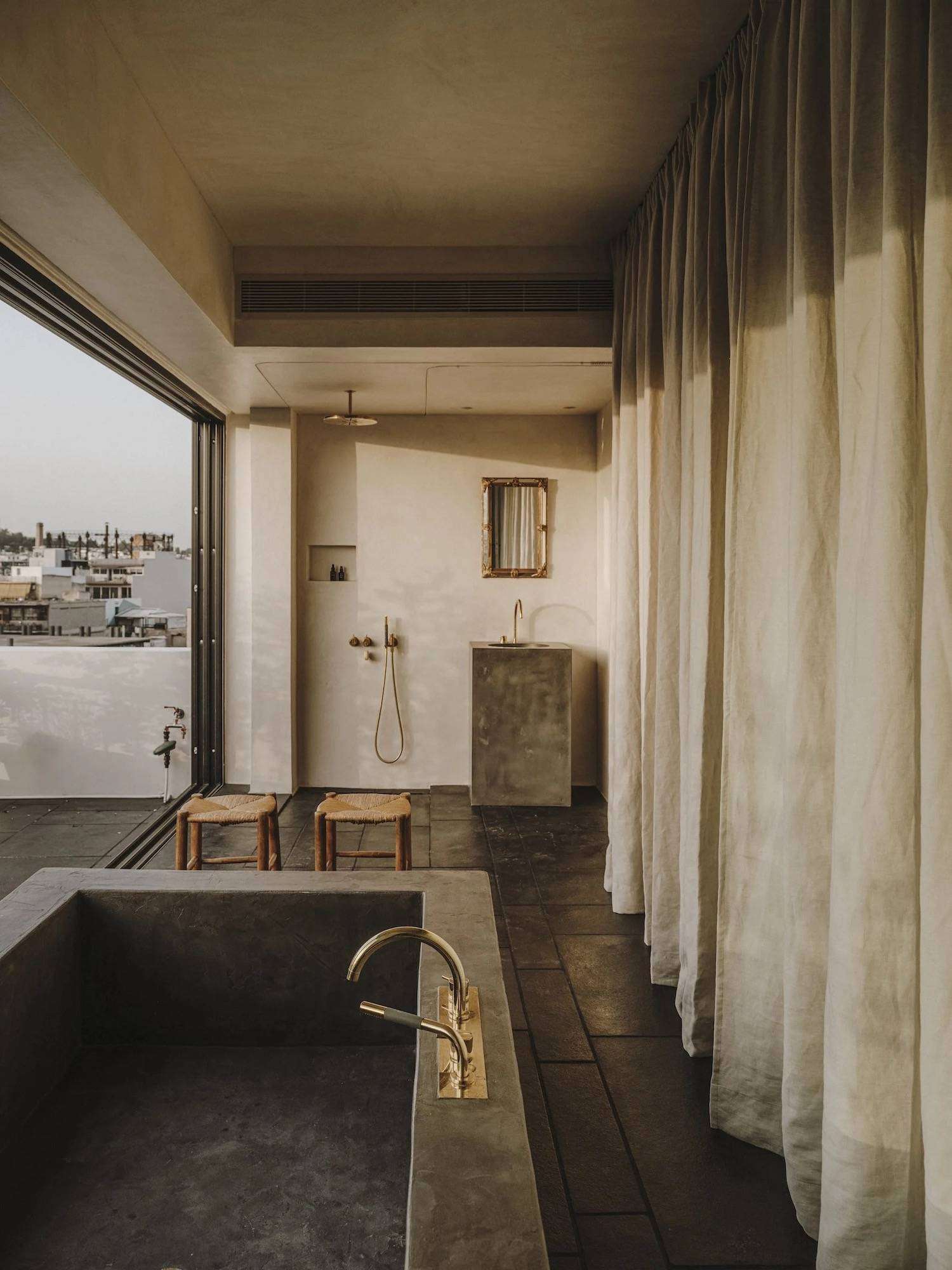 10am Penthouse in Athens by Studio Andrew Trotter & Gavalas Ioannidou