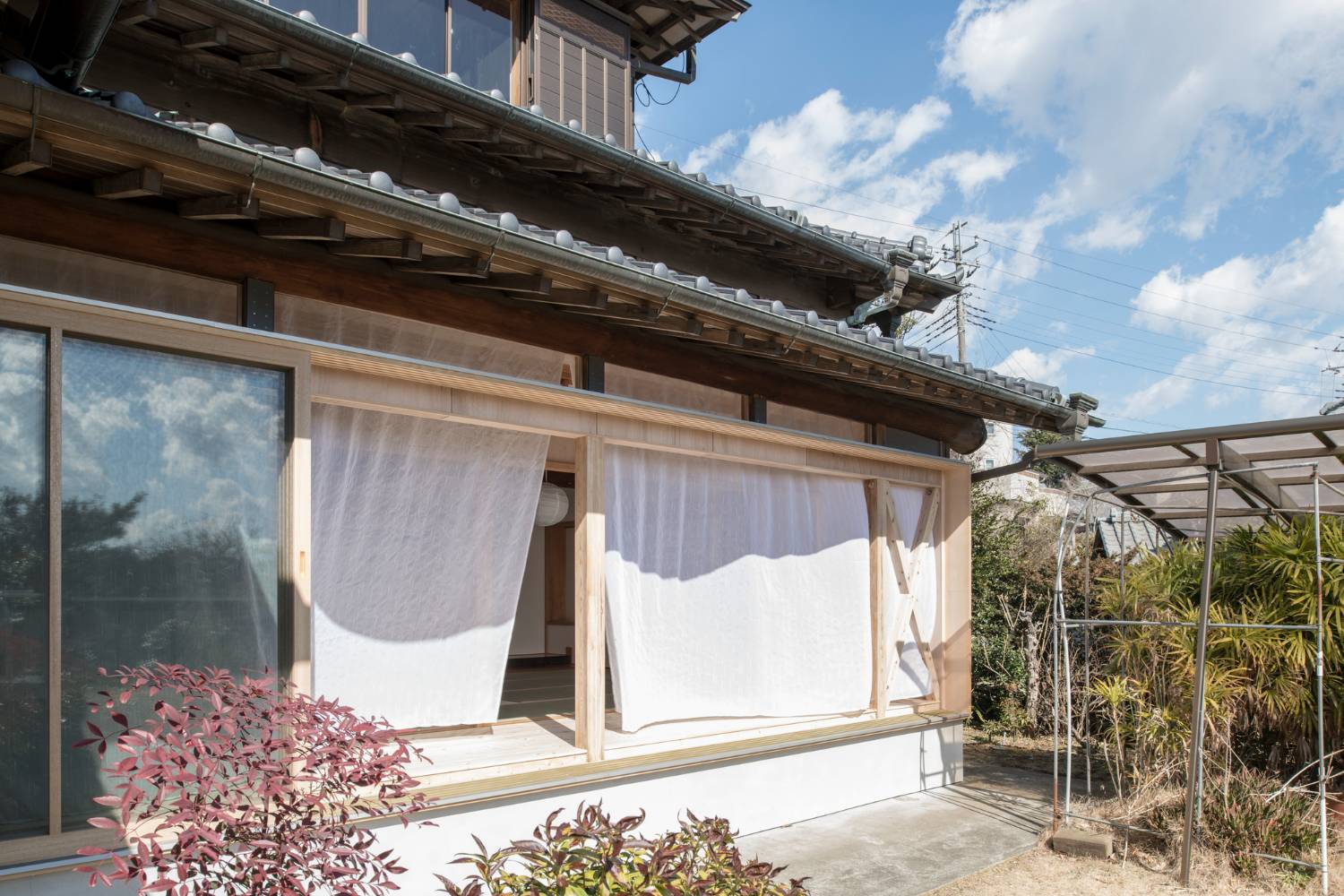 An Old Japanese House Renovation in Sakura by Naoyuki Tokuda