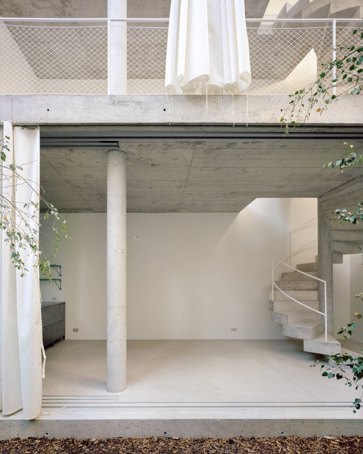 Concrete House with Patio Garden in Barcelona by Arquitectura-G