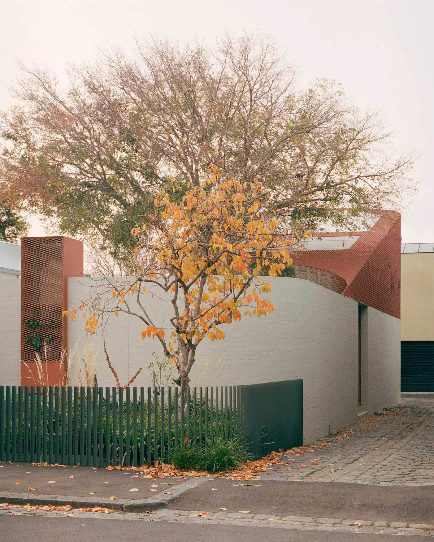 Autumn House in Carlton North by Studio Bright